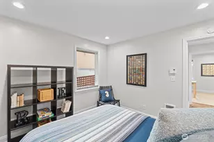 8250 Corliss Ave N, Seattle, WA 98103 - Photo 9