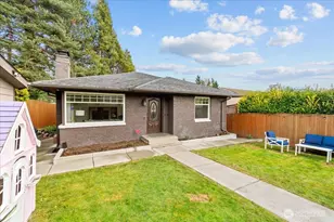 8250 Corliss Ave N, Seattle, WA 98103 - Photo 19
