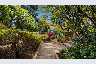 2419 Federal Avenue E, Seattle, WA 98102 - Photo 23