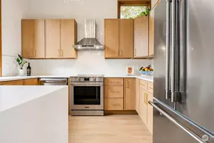 2419 Federal Ave E, Seattle, WA 98102 - Photo 7