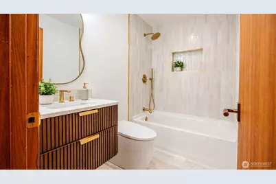 2419 Federal Avenue E, Seattle, WA 98102 - Photo 13
