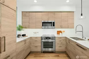 116 E 2nd Street S, Kirkland, WA 98033 - Photo 13