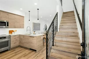 116 E 2nd Street S, Kirkland, WA 98033 - Photo 17