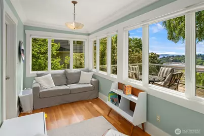 2403 11th Avenue W, Seattle, WA 98119 - Photo 11