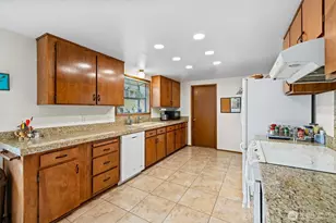 617 S E St, Port Angeles, WA 98363 - Photo 9