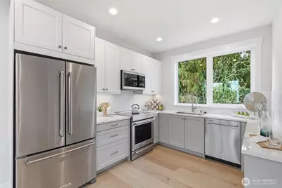 8815 Densmore Avenue N #B, Seattle, WA 98103 - Photo 5