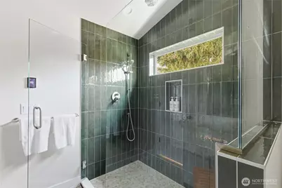 8815 Densmore Avenue N #B, Seattle, WA 98103 - Photo 13