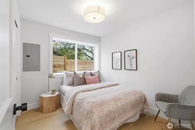 8815 Densmore Avenue N #B, Seattle, WA 98103 - Photo 15