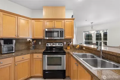 22627 NE Alder Crest Drive #102, Redmond, WA 98053 - Photo 11