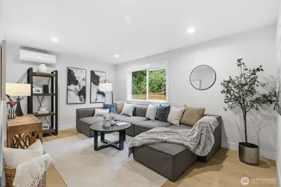 8815 Densmore Avenue N, Seattle, WA 98103 - Photo 33