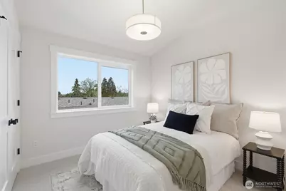 8815 Densmore Avenue N, Seattle, WA 98103 - Photo 29
