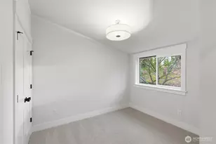 8817 Densmore Ave N, Seattle, WA 98103 - Photo 15