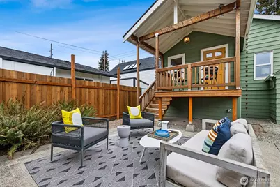 705 N 104th Street, Seattle, WA 98133 - Photo 19