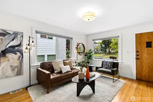 705 N 104th St, Seattle, WA 98133 - Photo 3