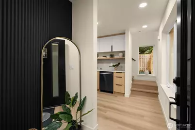 14035 Densmore Avenue N, Seattle, WA 98133 - Photo 3
