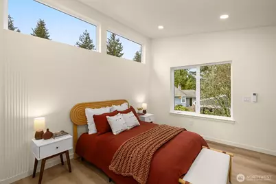 14035 Densmore Avenue N, Seattle, WA 98133 - Photo 15