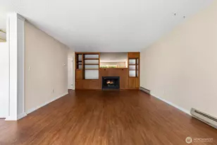 2210 NE 92nd St, Seattle, WA 98115 - Photo 3