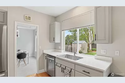 18637 172nd Place SE, Renton, WA 98058 - Photo 9