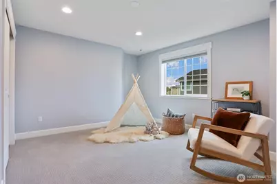 8050 29th Avenue NW, Seattle, WA 98117 - Photo 27