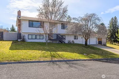 32 Diamond Street, Electric City, WA 99123 - Photo 1