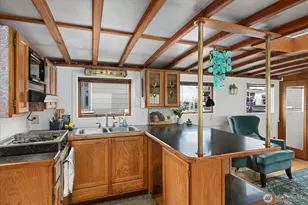 2143 N Northlake Way, Seattle, WA 98103 - Photo 11
