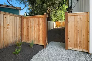 7064 Cleopatra Pl NW, Seattle, WA 98117 - Photo 23