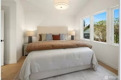 7064 Cleopatra Place NW, Seattle, WA 98117 - Photo 13