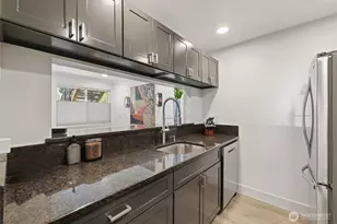 10813 NE 147th Ln, Bothell, WA 98011 - Photo 9