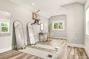 106 N 100th St, Seattle, WA 98133 - Photo 23
