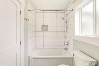 106 N 100th Street, Seattle, WA 98133 - Photo 13