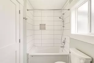 106 N 100th St, Seattle, WA 98133 - Photo 13