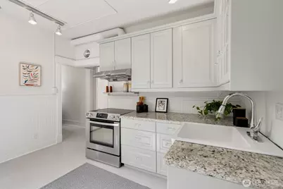 2516 3rd Avenue W, Seattle, WA 98119 - Photo 17