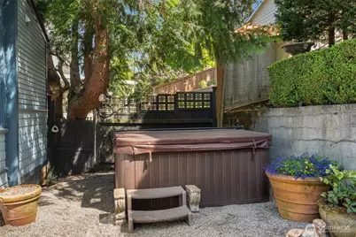 2516 3rd Avenue W, Seattle, WA 98119 - Photo 35