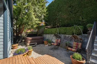 2516 3rd Avenue W, Seattle, WA 98119 - Photo 33