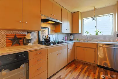 1310 N Heatherwood W, Tacoma, WA 98406 - Photo 9
