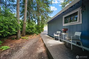 11222 Country Club Pl, Anderson Island, WA 98303 - Photo 9