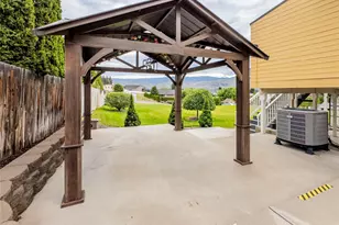 210 25th St NE, East Wenatchee, WA 98802 - Photo 7