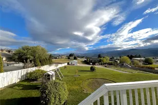 210 25th St NE, East Wenatchee, WA 98802 - Photo 3
