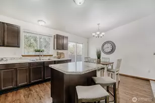 22121 129th St E, Bonney Lake, WA 98391 - Photo 9