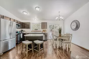 22121 129th St E, Bonney Lake, WA 98391 - Photo 5