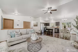 22121 129th St E, Bonney Lake, WA 98391 - Photo 3
