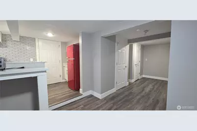 12053 70 Avenue S, Seattle, WA 98178 - Photo 11