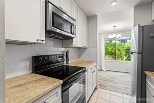 12423 NE 145th Pl, Kirkland, WA 98034 - Photo 5