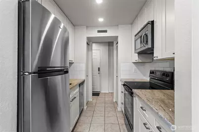 12423 NE 145th Place #B145, Kirkland, WA 98034 - Photo 3