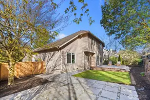 8218 126th Pl SE, Newcastle, WA 98056 - Photo 35