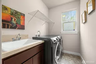 18921 10th Dr SE, Bothell, WA 98012 - Photo 17