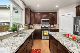 18921 10th Dr SE, Bothell, WA 98012 - Photo 9