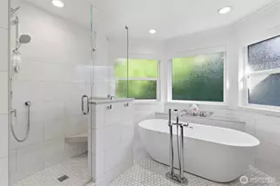 12217 NE 100th St, Kirkland, WA 98033 - Photo 25
