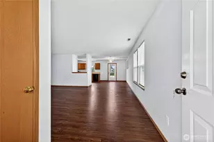 12205 135th St E, Puyallup, WA 98374 - Photo 3