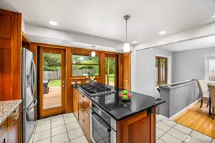 13717 NE 70th Pl, Redmond, WA 98052 - Photo 11